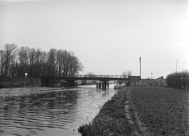 Sandtlaanbrug over het Additioneel Kanaal in Katwijk, 1959