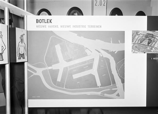 Tentoonstelling Europoort: Botlek, nieuwe havens, nieuwe industrie terreinen.