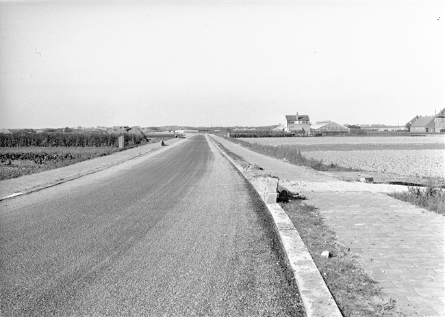 De Noordwijkerweg, Tertiaire weg T3 en huidige 449. Deze weg was onderdeel van het Tertiair Wegenplan in de provincie Zuid-Holland.