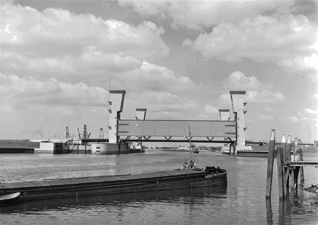 Hollandsche IJsselkering bij Krimpen aan den IJssel, 1959