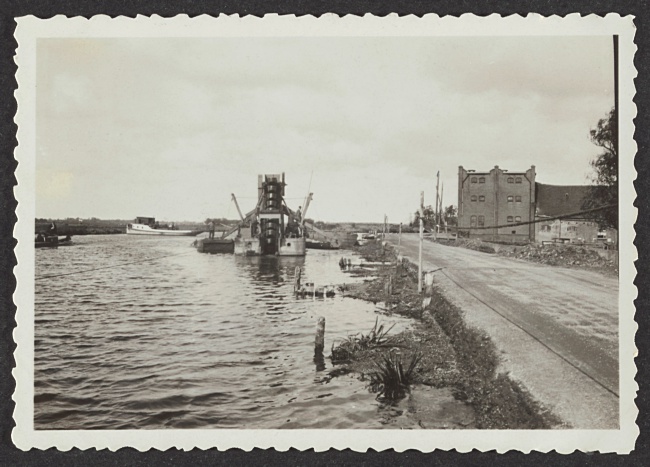 Uitbaggeren van de Zijl bij de Zijldijk in Leiderdorp, 1935