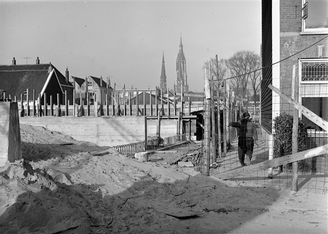 De pijlers en wanden van het noordelijke viaduct. Het viaduct is onderdeel van de eerste St. Sebastiaansbrug.